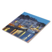 Restaurants entlang des Flusses Herault. L'Herault Fliese (Seite)