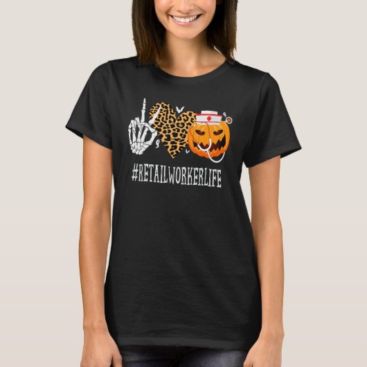 Retail Worker Peace Liebe Pumpkin Funny Halloween T-Shirt (Vorderseite)