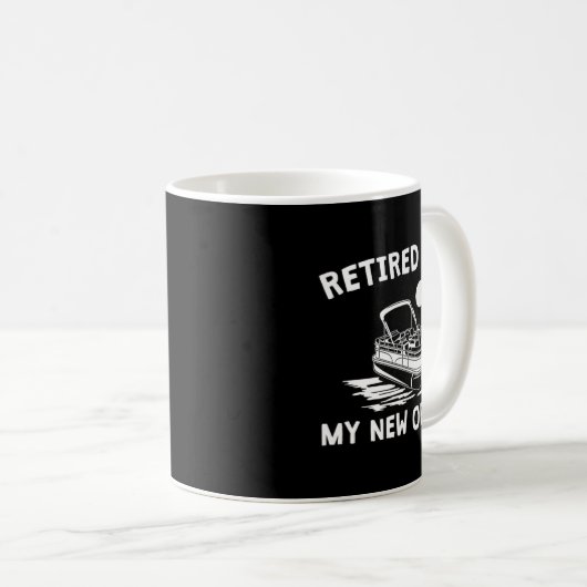 Retired 2022 - My New Office, Funny Ntoon Boating Kaffeetasse (VorderseiteRechts)