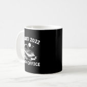 Retired 2022 - My New Office, Funny Ntoon Boating Kaffeetasse (Vorderseite Links)
