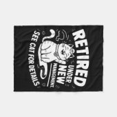 Retired Under New Management - Funny Cat Retiremen Fleecedecke (Vorderseite (Horizontal))