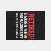 Retired Under New Management Funny Mens Husband Re Fleecedecke (Vorderseite (Horizontal))