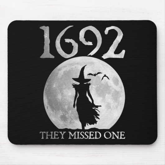 Retro 1692 sie vermissten eine Hexe Salem 1692 Hal Mousepad (Vorne)