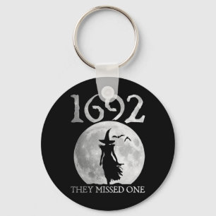 Retro 1692 sie vermissten eine Hexe Salem 1692 Hal Schlüsselanhänger
