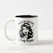 Retro 1950er Glam Girl Funny Sarcastic Zitat Zweifarbige Tasse (Links)