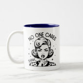 Retro 1950er Glam Girl Funny Sarcastic Zitat Zweifarbige Tasse (Links)
