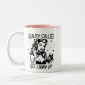 Retro 1950er Glam Girl Funny Sarcastic Zitat Zweifarbige Tasse (Links)