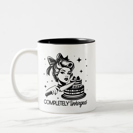 Retro 1950er Glam Girl Funny Sarcastic Zitat Zweifarbige Tasse (Links)
