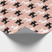 Retro 1950er Jahre White & Black Poodles über Lach Geschenkpapier (Ecke)