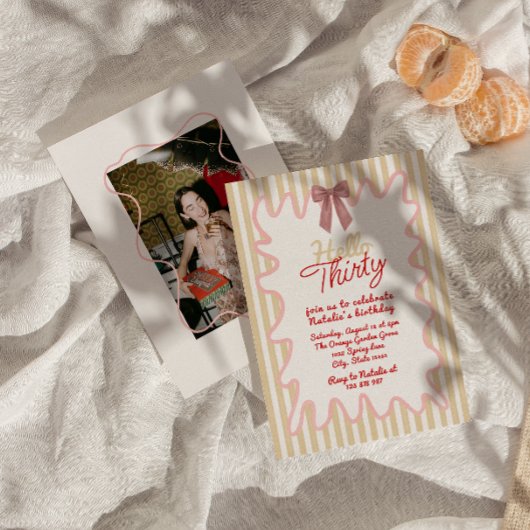 Retro 30. Bow Hallo Dreißig Foto Moderner Geburtst Einladung