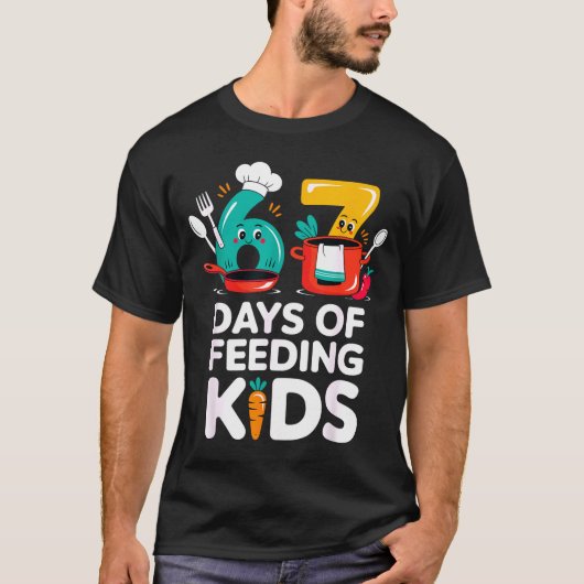 Retro 67 Days Of Feeding Kids Lunch Lady Cafeteria T-Shirt (Vorderseite)