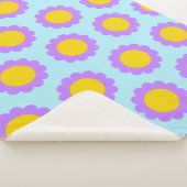 Retro 70er Blumenmuster in blau Lila und gelb Sherpadecke (3/4)