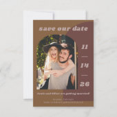 Retro 70er Brown Geometric Couple Two Foto Wedding Save The Date (Vorderseite)