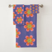 Retro 70er Groovy Blume Muster in Lila Badhandtuch Set (Insitu)
