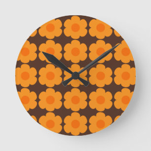 Retro 70er Jahre Blumen Floralmuster Orange und Br Runde Wanduhr