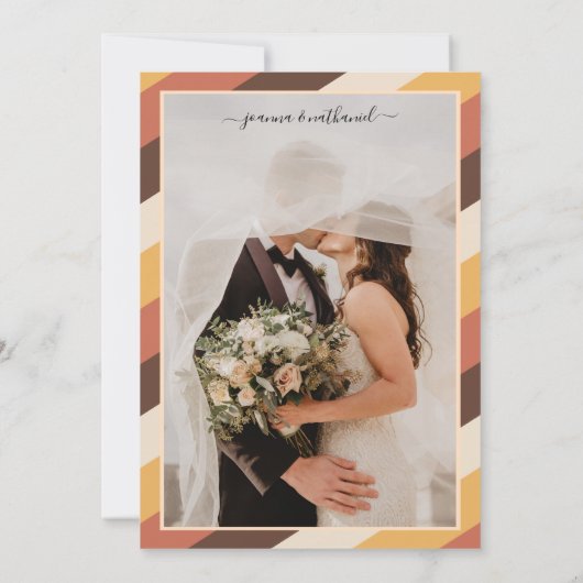 Retro 70er Jahre gestreift, wir haben den 70er der Einladung (Rückseite)