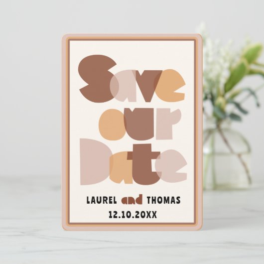 Retro 70er Jahre Kalligrafie Terrakotta Save the D Einladung (Stehend Vorderseite)