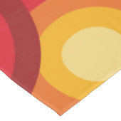 Retro 70er Orange Yellow Circles Muster Tischdecke (Schrägansicht)