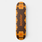 Retro 70er Personalisiert braun und orange Blüten Skateboard (Vorderseite)