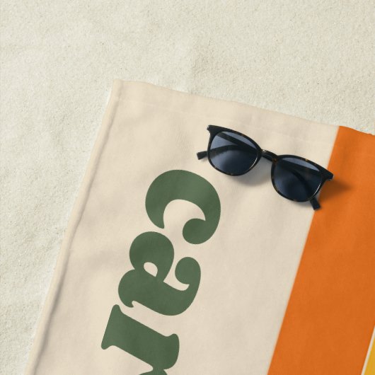 Retro 70er Rainbow Green Orange Personalisierter N Strandtuch (Beispiel)