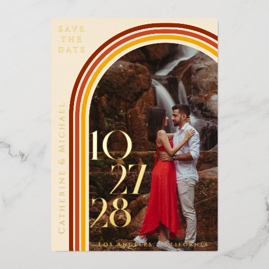 Retro 70er Rainbow Groovy Arch Foto Save the Date Folieneinladung (Vorderseite)