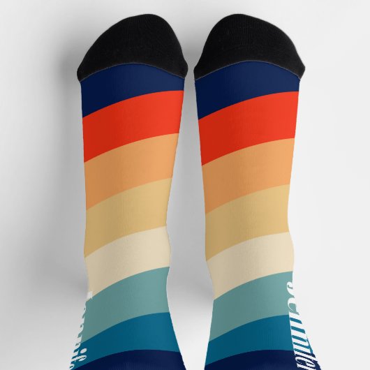 Retro 70er Streifen Personalisierter Name Socken (Oben)