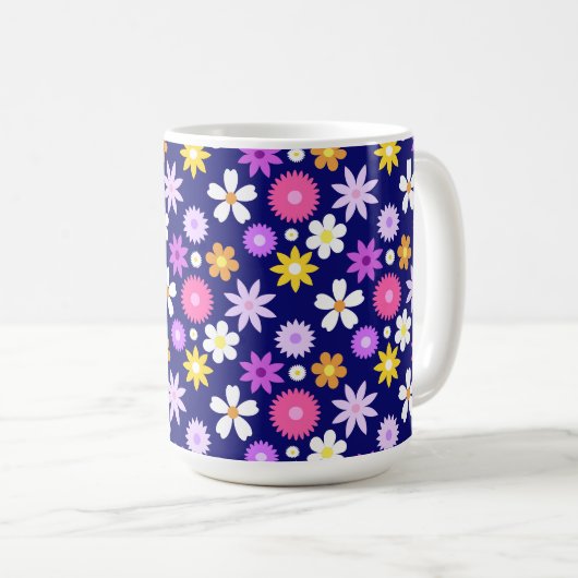 Retro 70er Style Blume Pattern auf Dunkelblau Kaffeetasse (VorderseiteRechts)