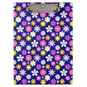 Retro 70er Style Blume Pattern auf Dunkelblau Klemmbrett