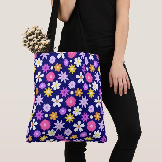 Retro 70er Style Blume Pattern auf Dunkelblau Tasche (Von Nahem)