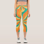 Retro 70er Sunburst farbenfroher Hintergrund Capri Leggings (Vorderseite)