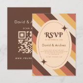 Retro 70er Typografy Stripes QR Code Wedding RSVP Karte (Vorne/Hinten)