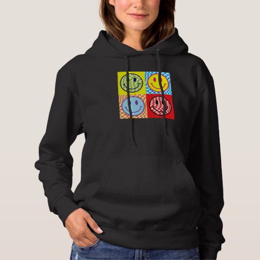 Retro 70s 80s Happy Face Smile Face Checkered Patt Hoodie (Vorderseite)