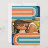 Retro 70's Bold Typografy Rainbow Arch Abschluss Einladung (Rückseite)