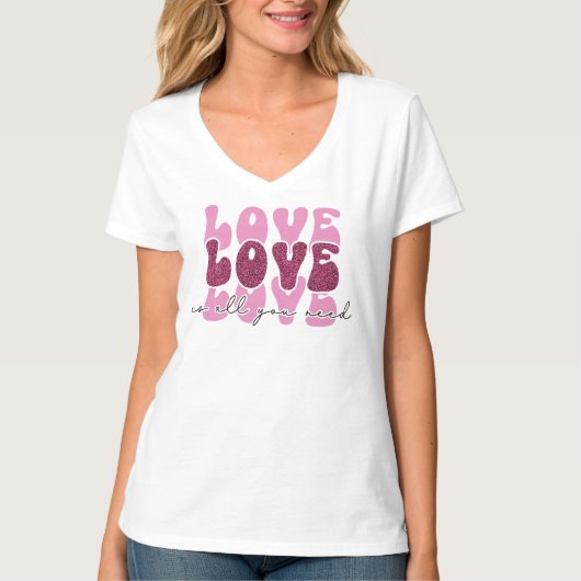 Retro 70s Groovy "Love" Typography T-Shirt (Vorderseite)