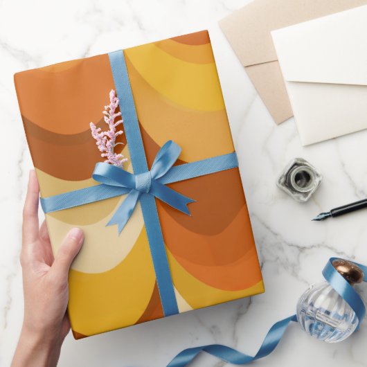 Retro 70s Orange Mustard Wave Abstract Pattern Geschenkpapier (Schenken)