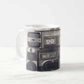 Retro 80er Kassettenrekorder Muster. Kaffeetasse (Vorderseite Links)