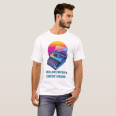 Retro 80s Synthwave Freelance Writer T-Shirt (Vorne ganz)