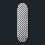 Retro 90er-Schachbrett mit grauem Schachbrett Skateboard<br><div class="desc">Schachbrett-Skateboard für das graue Schachbrettmuster im Retro der 90er Jahre</div>