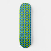 Retro Abstrakt geometrisches Muster in Blau und Gr Skateboard (Vorderseite)