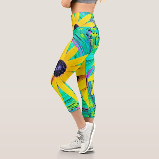 Retro Abstrakte gelbe Blumen auf Aqua Swirl Capri Leggings (Links)