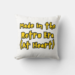 Retro Aesthetic Throw Pillow – Minimalist Vintage Kissen