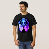 Retro Alien Astronaut T - Shirt (Vorne ganz)
