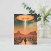 Retro Alien Entführung aus der Wüste Postkarte (Stehend Vorderseite)