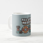 Retro "Alles was du brauchst ist Liebe" Kaffeetasse (Vorderseite Links)