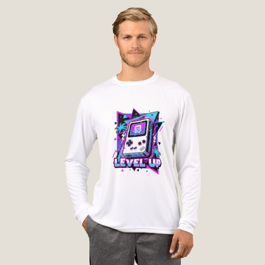 Retro Arcade: The "Level Up" Synthwave Tee (Vorderseite komplett)