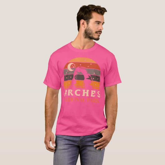 Retro Arches Nationalpark Camping Wandern T-Shirt (Vorne ganz)