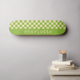 Retro-Ästhetik Schachbrettmuster Name Grün Skateboard