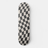 Retro-Ästhetik Schwarz-Weiß-Welliges Schachbrettmu Skateboard (Vorderseite)