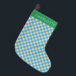Retro-Ästhetische Checkerboard Blau Personalisiert Kleiner Weihnachtsstrumpf<br><div class="desc">Mit diesem ästhetischen Blau-Weiß-Schachbrettmuster personalisierter WeihnachtsStrumpf verleihen Sie Ihrem Urlaubsstil Vintagen Charme. Ideal, um dem Mantel eine nostalgische Touch hinzuzufügen, kann dieser Strumpf mit einem Namen für einen persönlichen, festlichen Flair versehen werden. Ideal für diejenigen, die Retro-Weihnachtsfeiern, Schachbrettbäder oder personalisierte Strümpfe suchen, ist dieses stilvolle Stück sicher, dass Ihre Feierlichkeiten...</div>