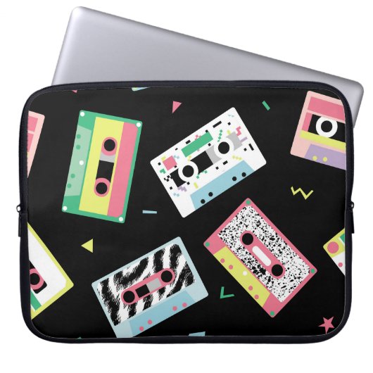 Retro-Audiobänder, 80er-Stil-Muster. Laptopschutzhülle (Vorderseite)